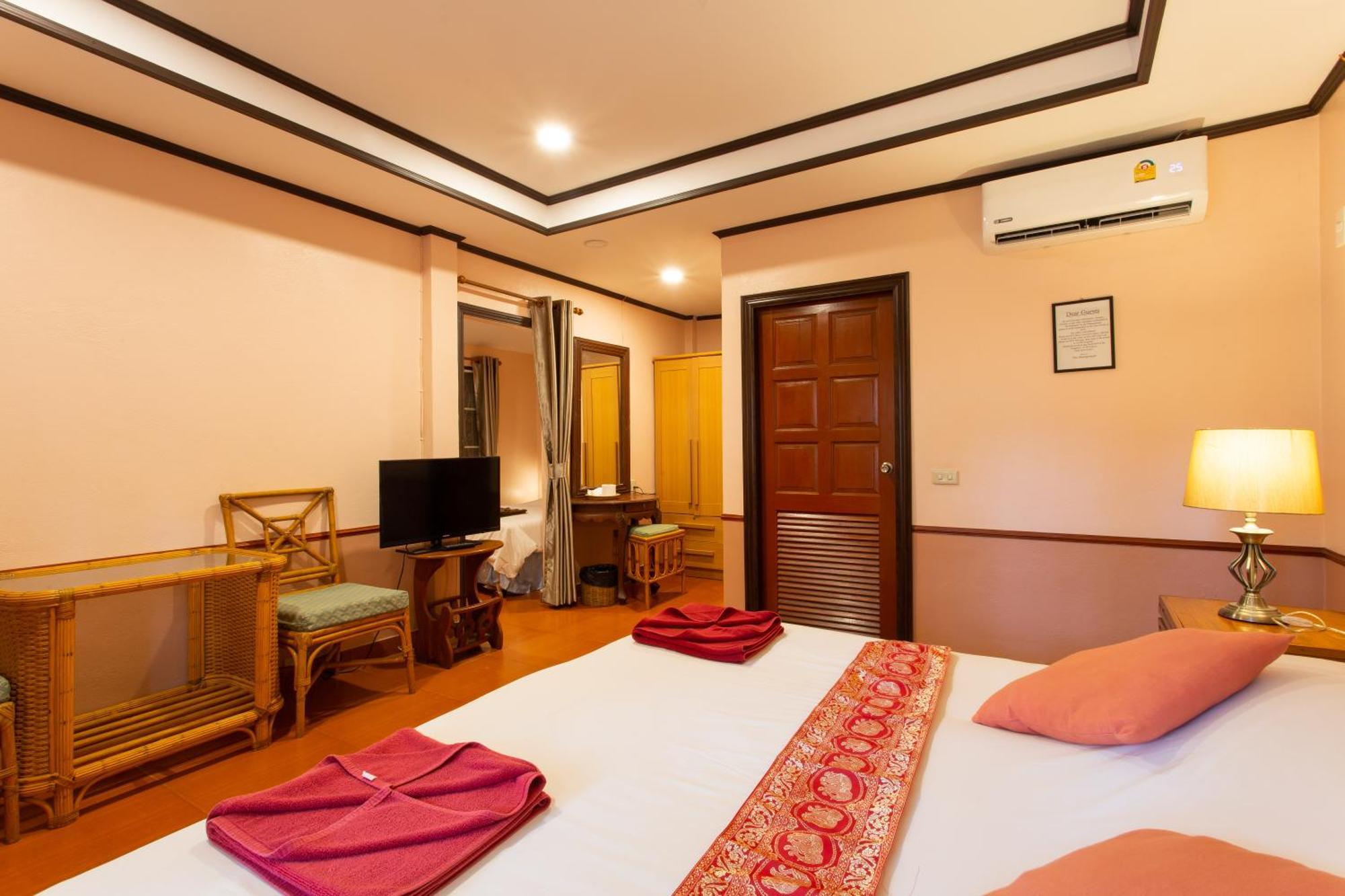 Harry's Praia de Mae Nam